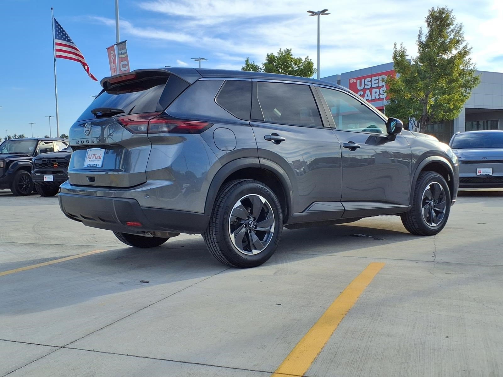 Used 2025 Gun Metallic Nissan SV image 5