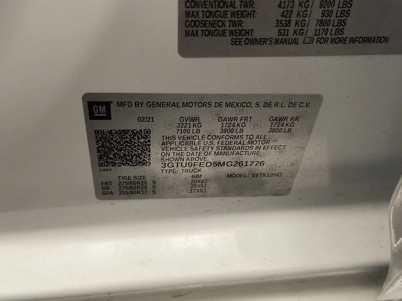 Used 2021 White Frost Tricoat GMC Denali image 32