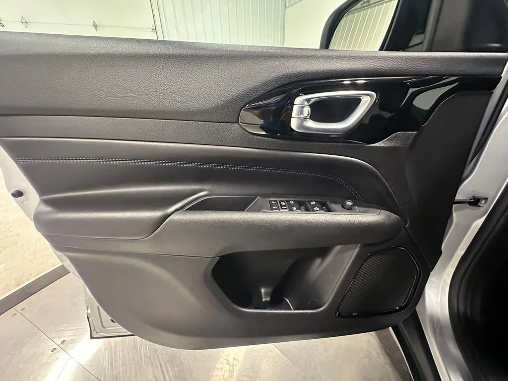 Used 2026 Silver Jeep Limited image 21