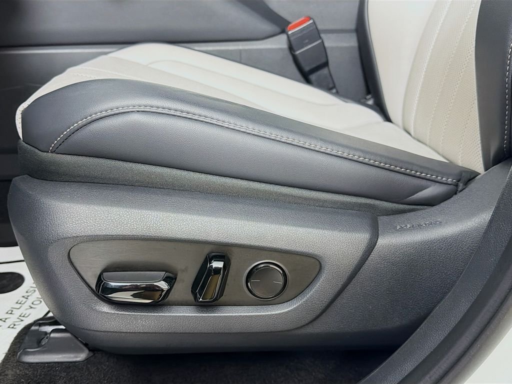 Used 2026 Wind Chill Pearl Lexus F SPORT Performance Premium image 18