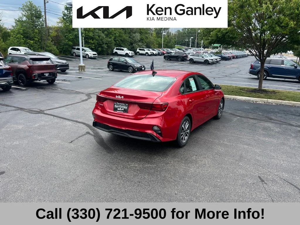 2023 Kia Forte LXS - Photo 11
