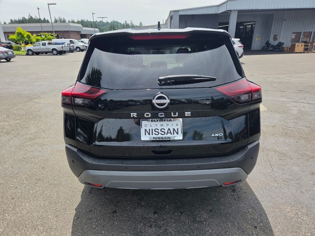 Used 2023 Black Nissan S image 5