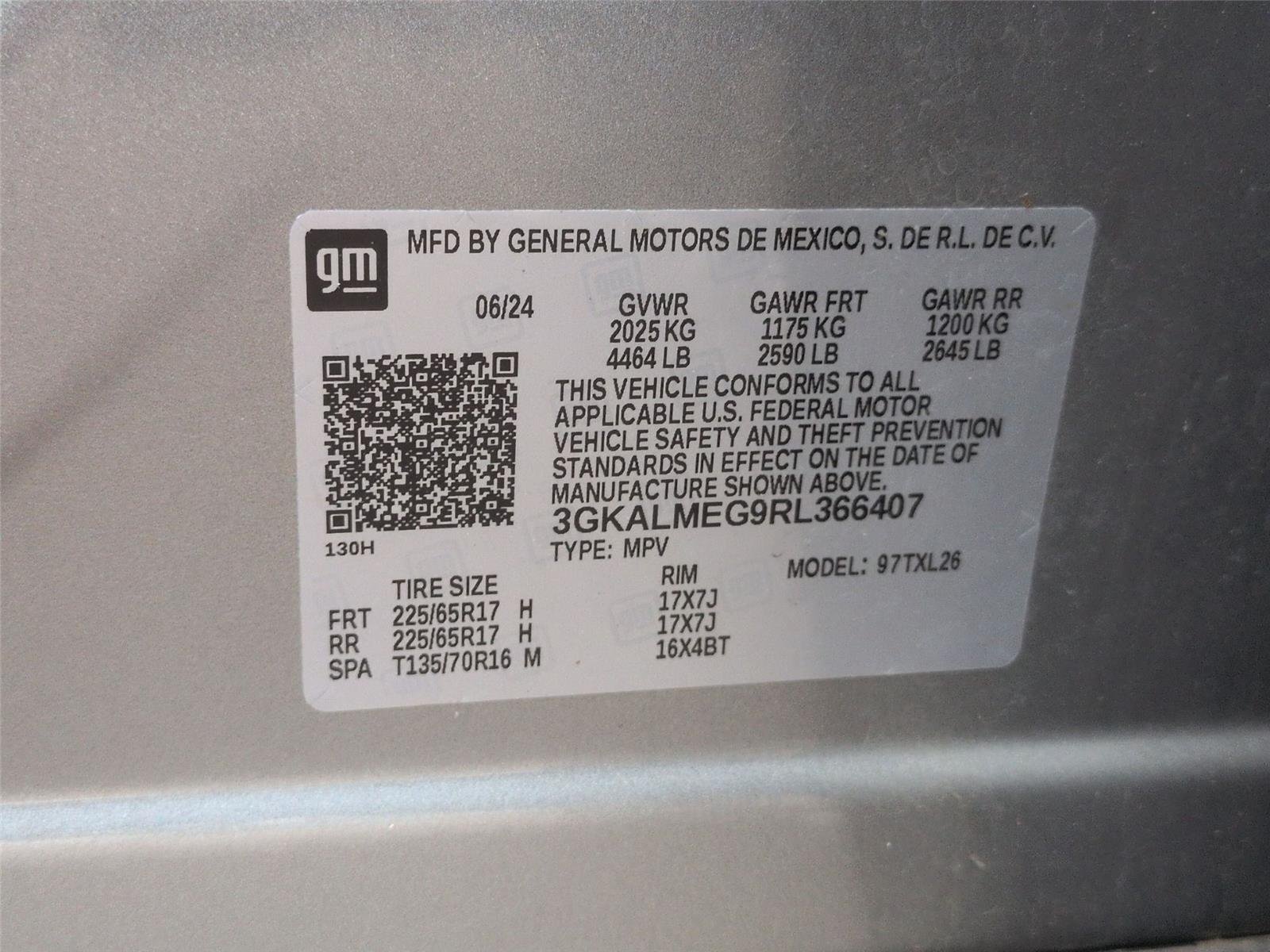 Used 2024 Sterling Metallic GMC SLE image 39