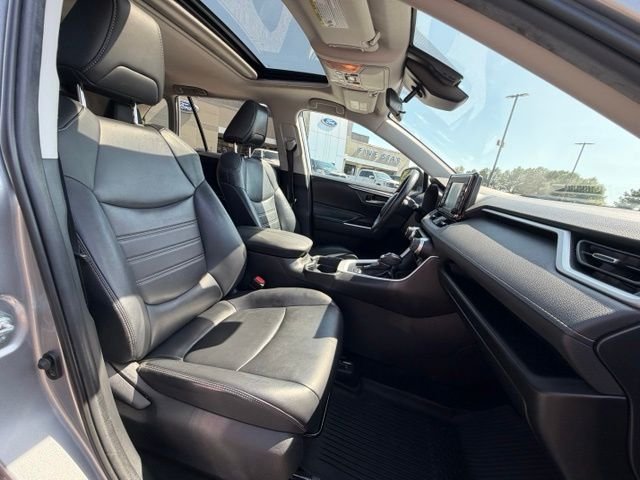 Certified Used 2020 Silver Sky Metallic Toyota XLE Premium image 21