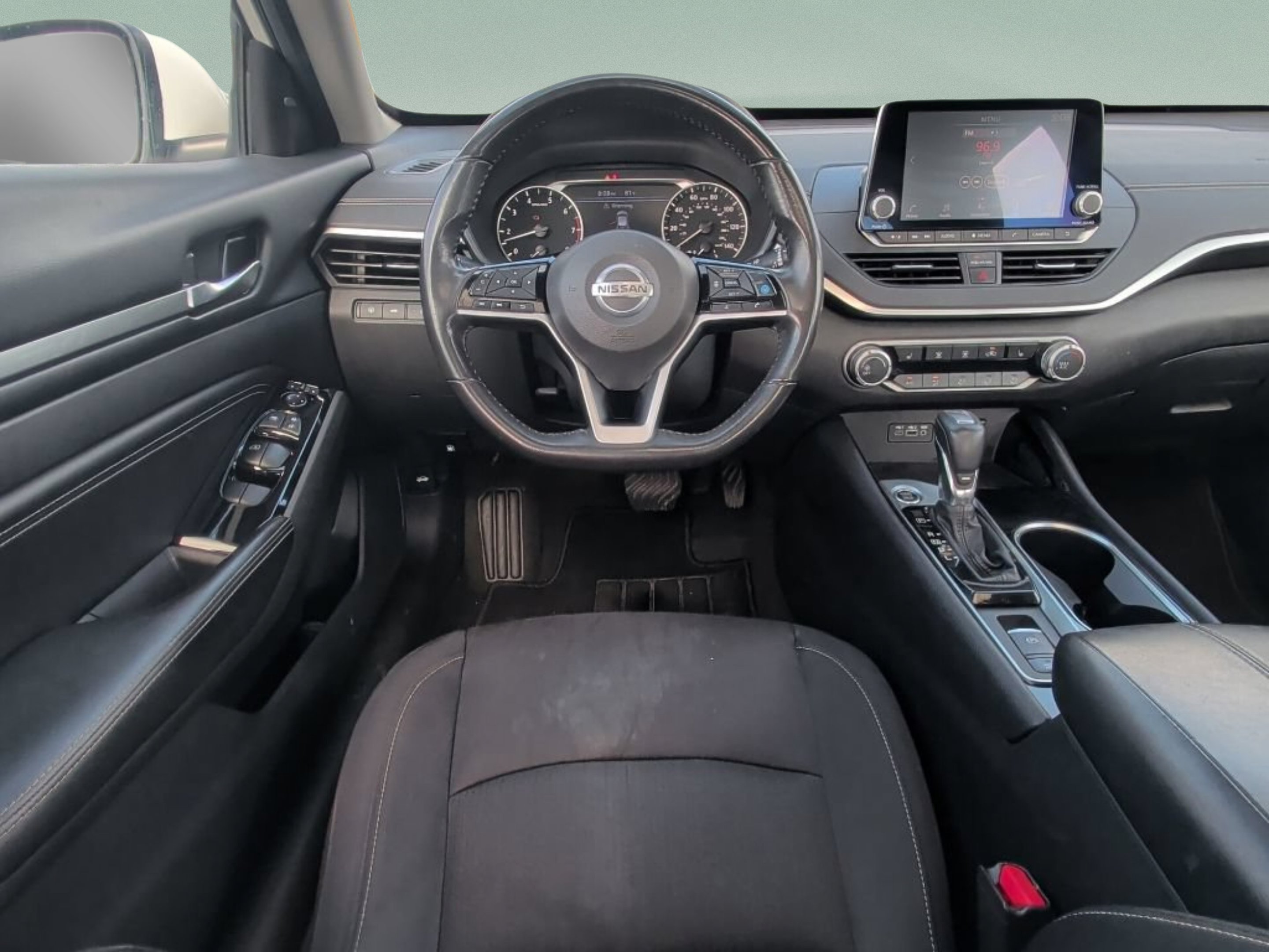 Used 2022 Pearl White Tricoat Nissan 2.5 SV image 39
