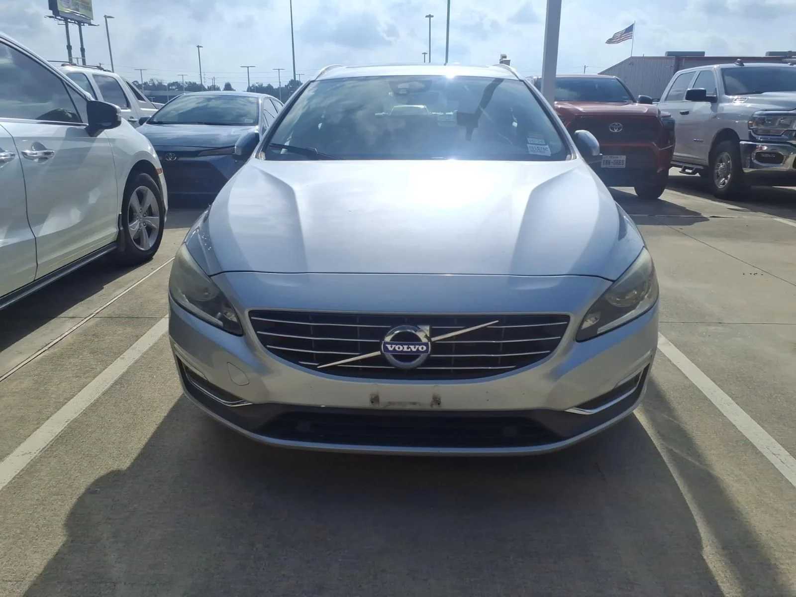 Used 2015 Silver Volvo T5 Premier image 3