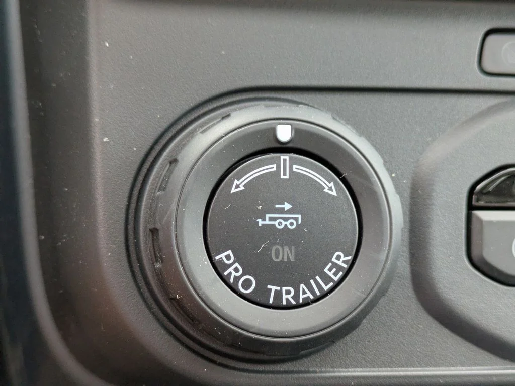 New 2026 Carbonized Gray Metallic Ford Lariat image 28