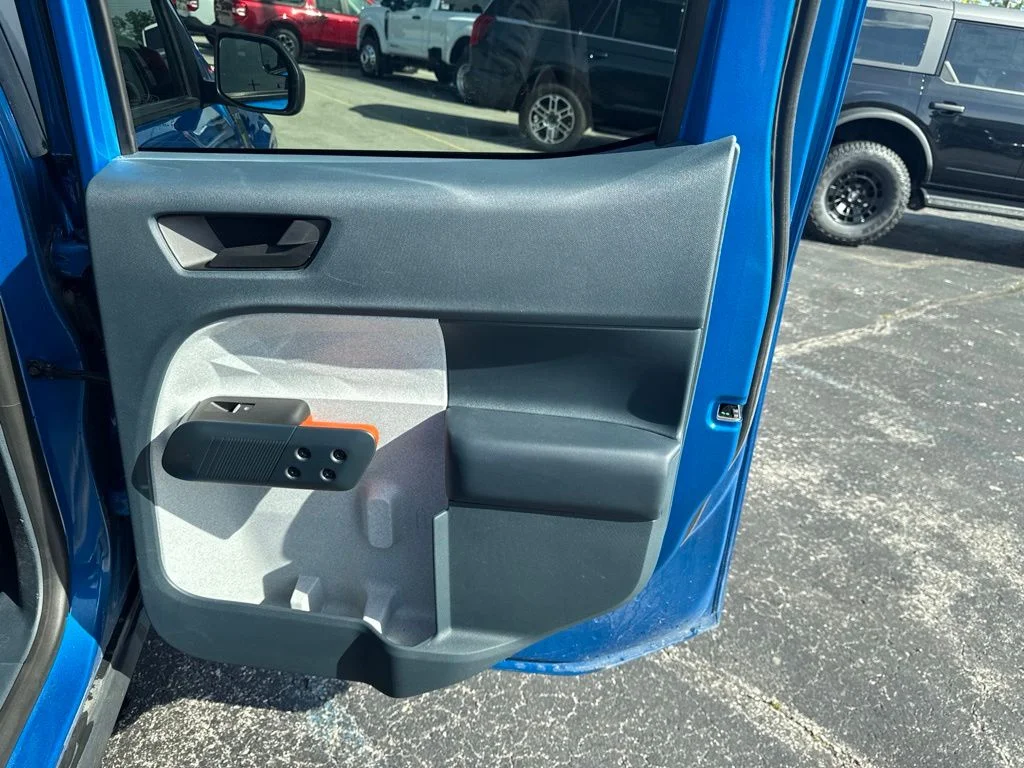 Used 2022 Blue Ford XLT image 36
