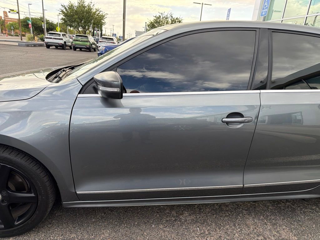 Used 2017  Volkswagen 1.8T SEL image 5