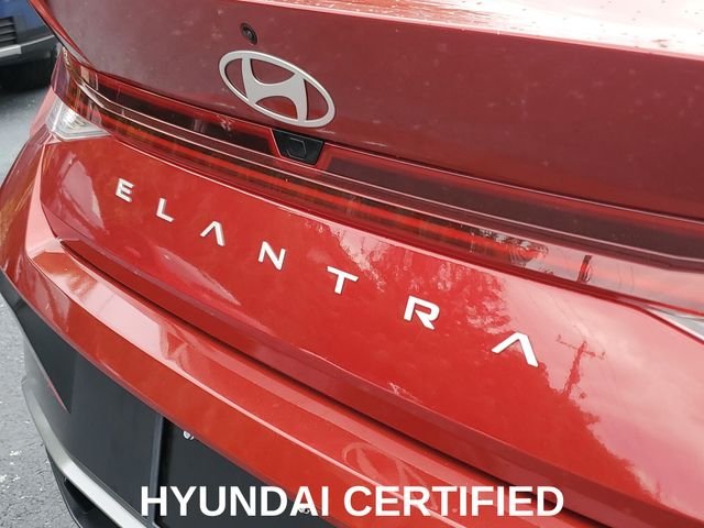 Used 2025 Red Hyundai SEL Convenience image 7