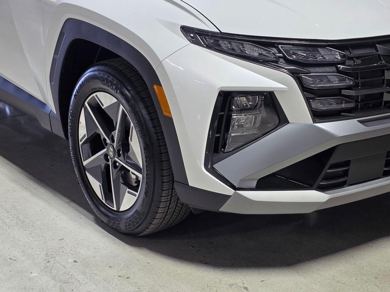 New 2026 White Pearl Hyundai SEL FWD image 10