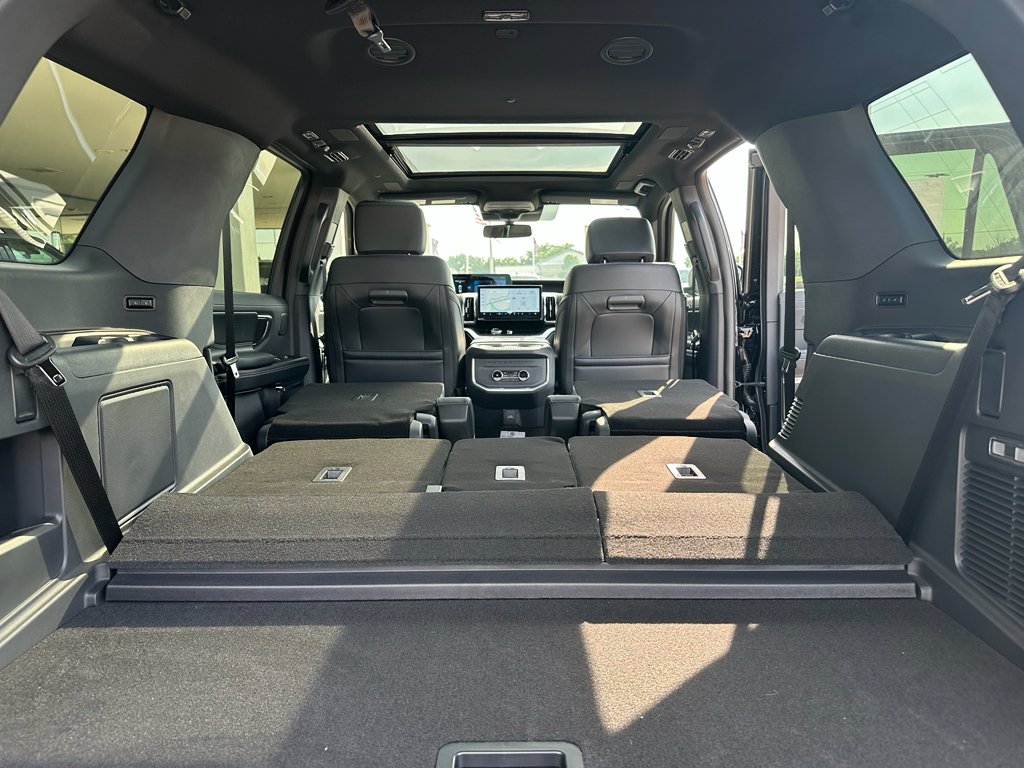 New 2025 Agate Black Metallic Ford Platinum® image 37