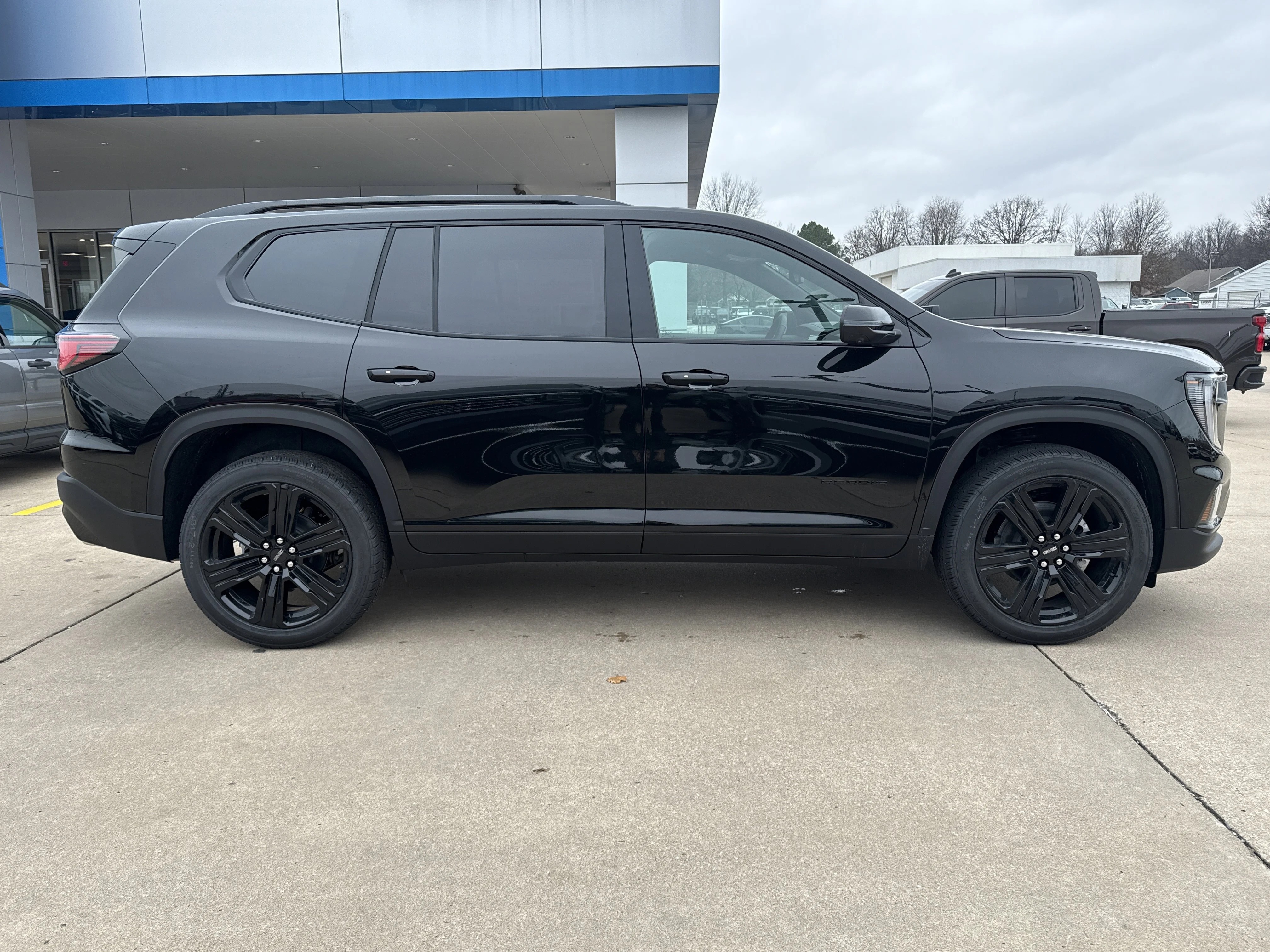 2026 GMC Acadia Elevation - Photo 2