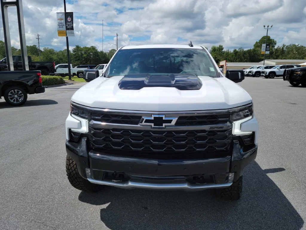 New 2026 Summit White Chevrolet ZR2 image 9