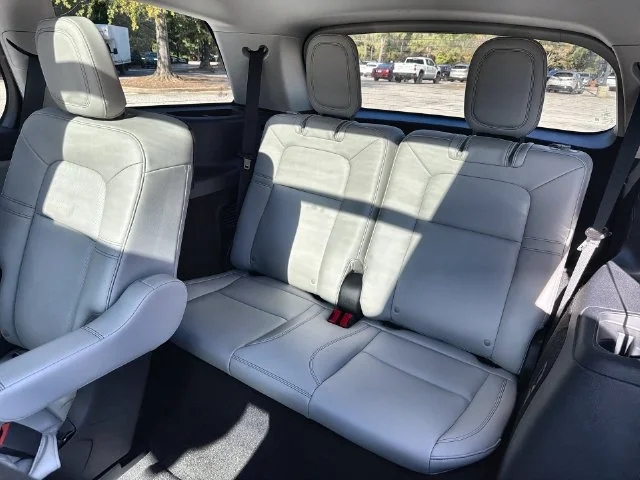 Used 2025 Gray Lincoln Premiere image 24