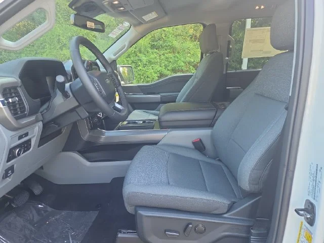 New 2026 Oxford White Ford XLT image 41