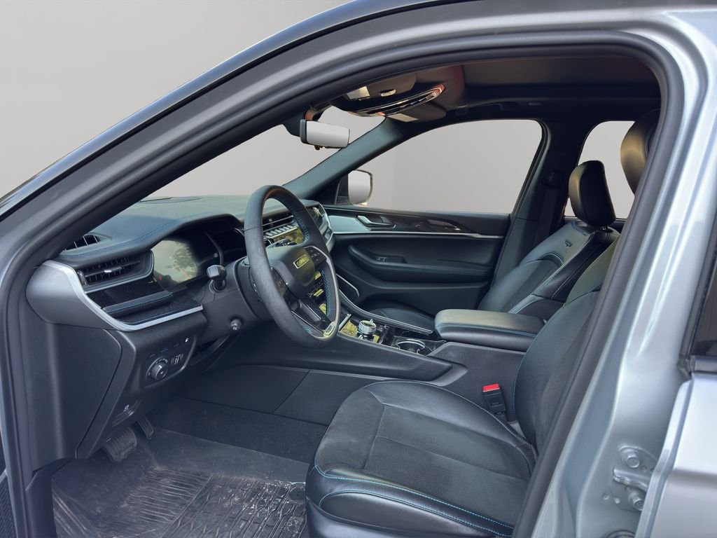 Used 2023 Silver Zynith Jeep Trailhawk image 3