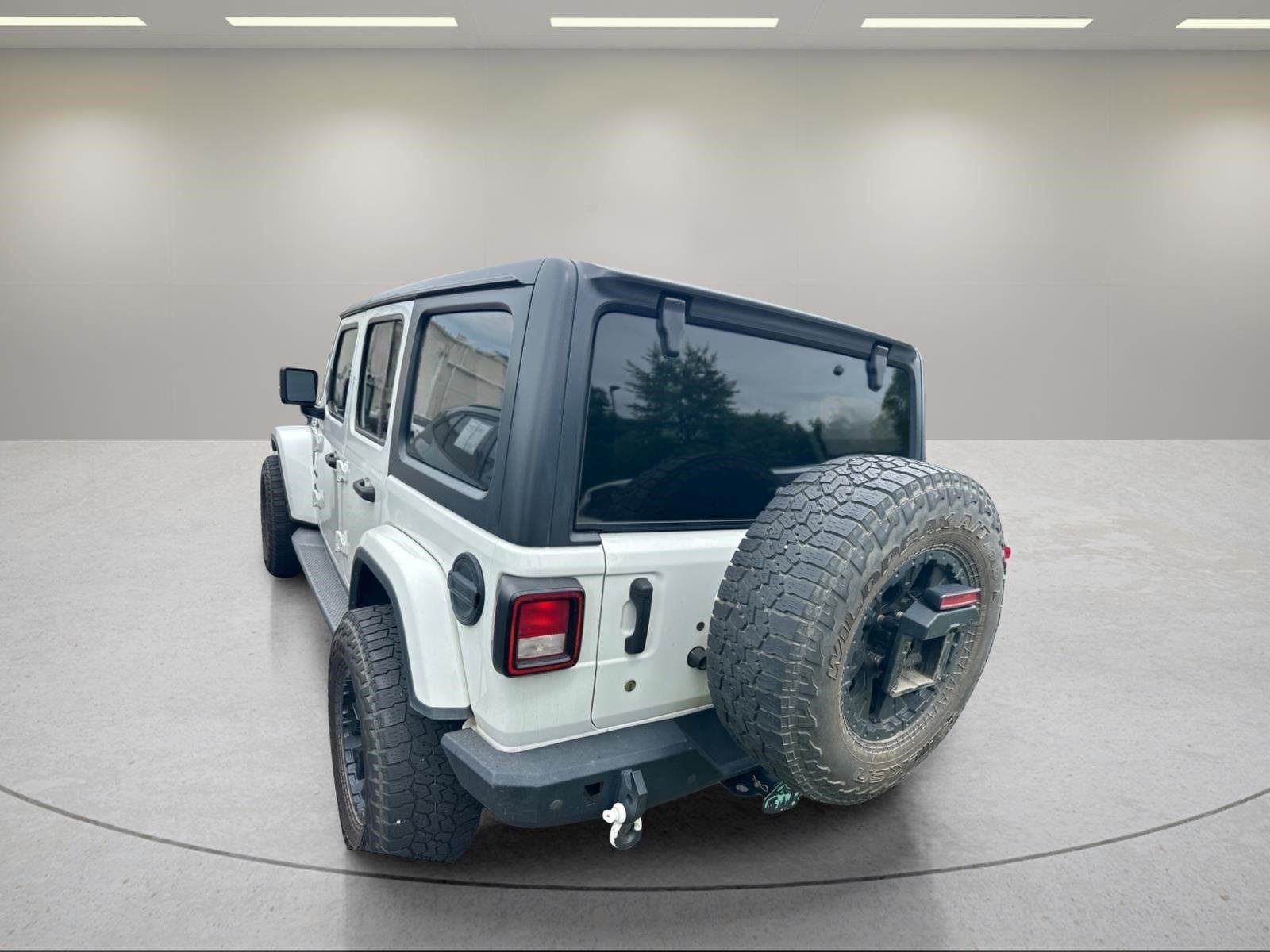 Used 2019 Bright White Clearcoat Jeep Sahara image 7