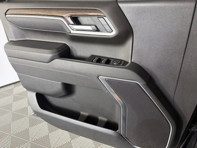 Certified Used 2026 Onyx Black GMC Elevation image 18
