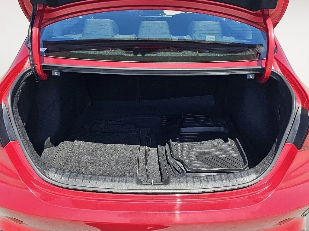 Used 2022 Red Kia LXS image 12