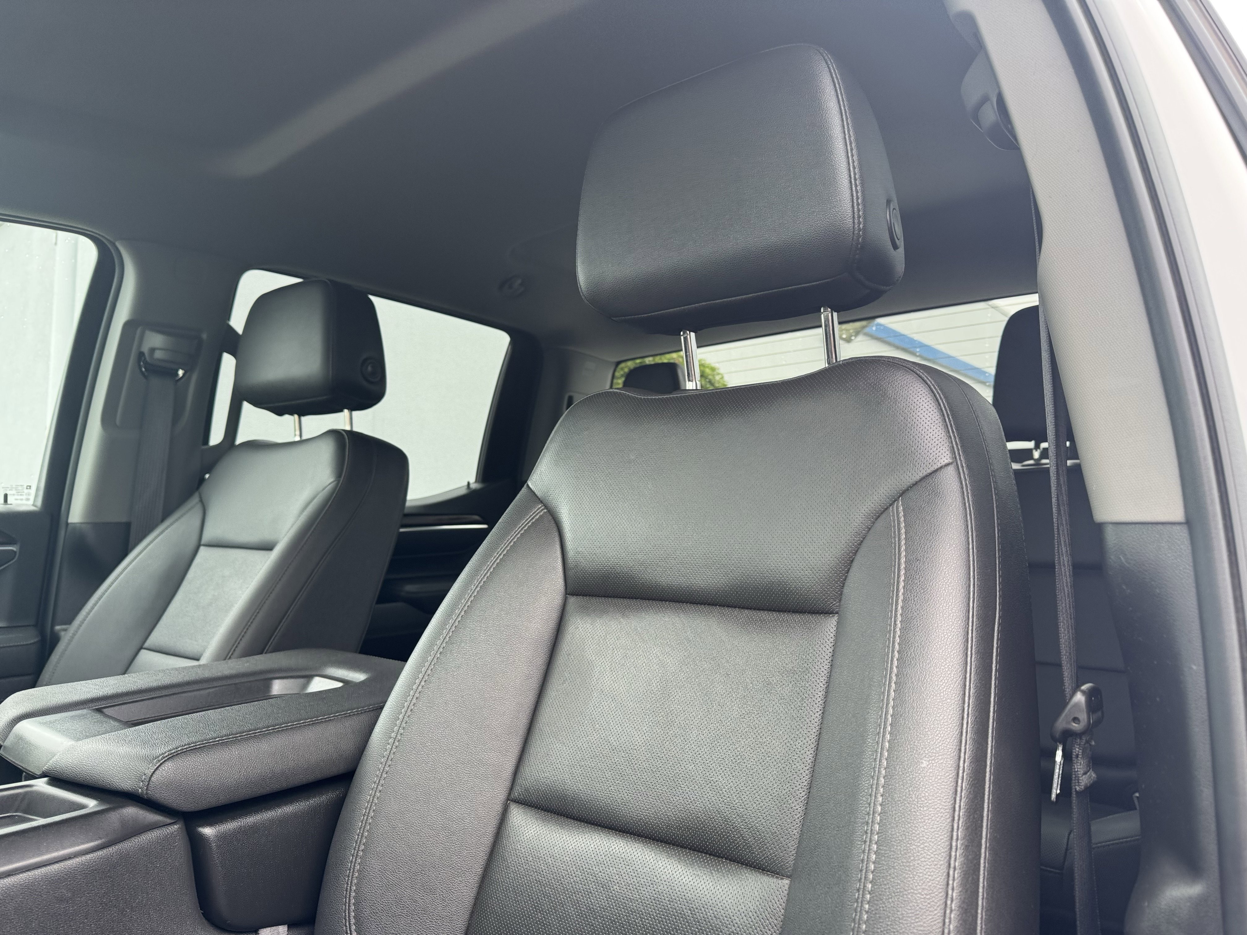 2025 GMC Sierra 1500 SLT - Photo 14