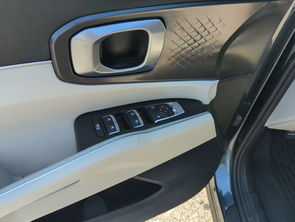 Used 2021 Gray Kia S image 17