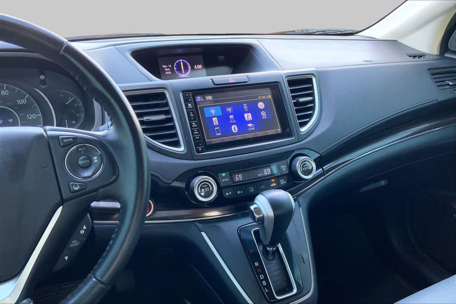 Used 2016 Modern Steel Metallic Honda Touring image 6