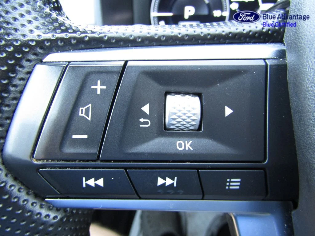 Certified Used 2024 Labrador Black Pearl Mitsubishi SEL image 28