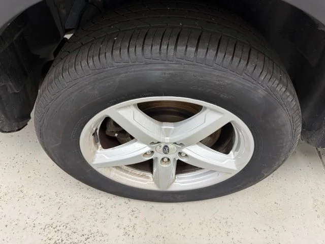 Used 2017 Blue Ford XLT image 4