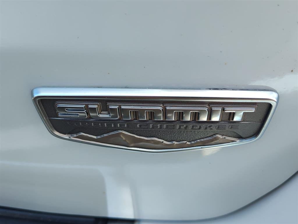 Used 2019 Ivory 3-Coat Jeep Summit image 5