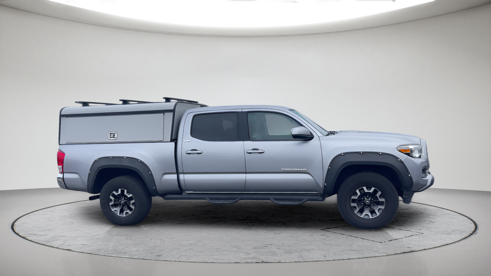 Used 2017 Silver Sky Metallic Toyota SR5 image 5
