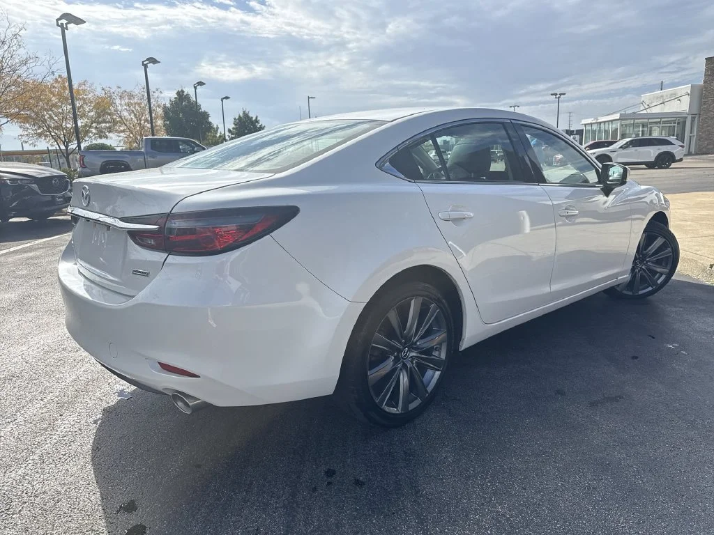 Used 2018 White Mazda Touring image 3