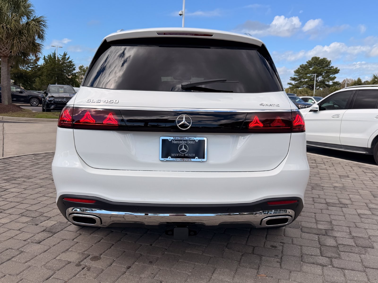 New 2027 White Mercedes-Benz GLS 450 image 9