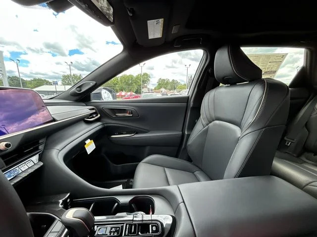 New 2026 Oxygen White with Black roof <sup>1</sup> Toyota  Limited image 48