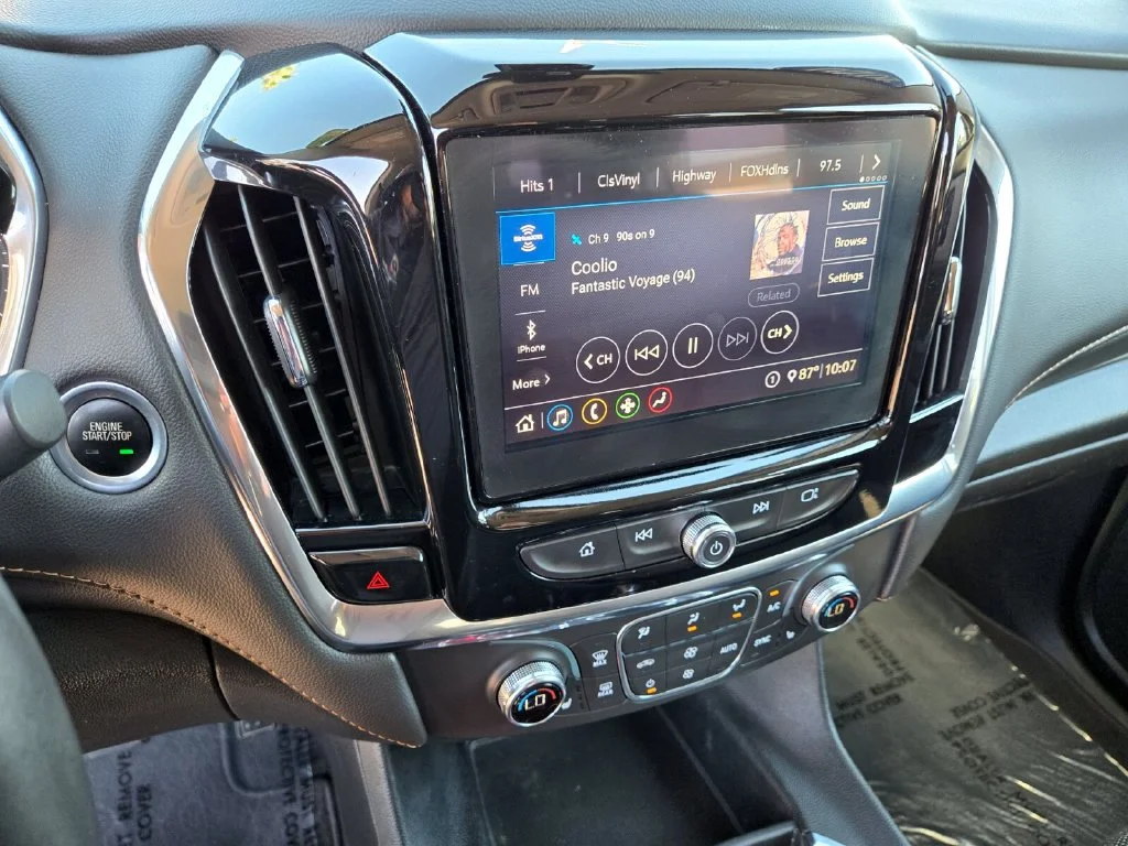 Used 2020 Gray Chevrolet LT image 28