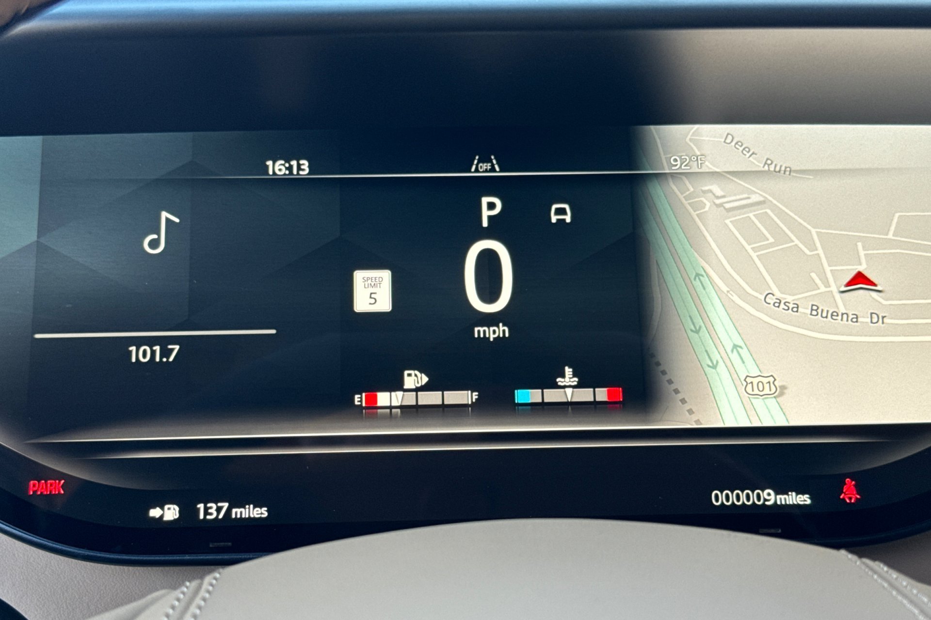 New 2026 Ostuni Pearl White Land Rover Dynamic SE image 27