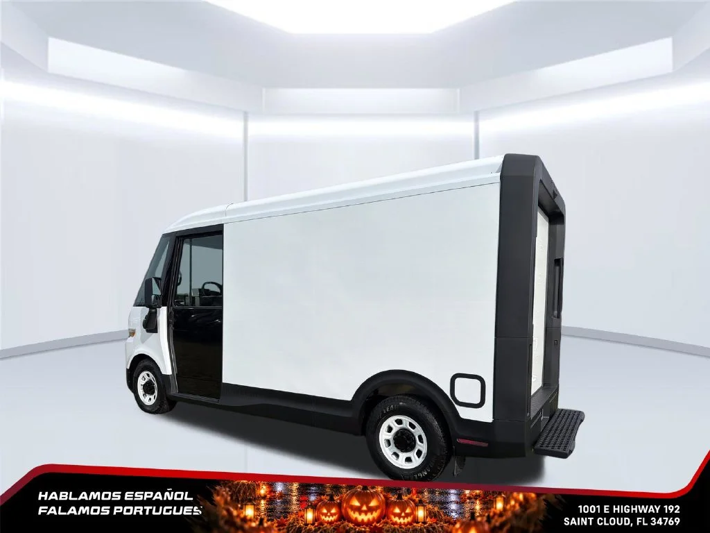 Used 2024 Oyster White BrightDrop EJY image 3