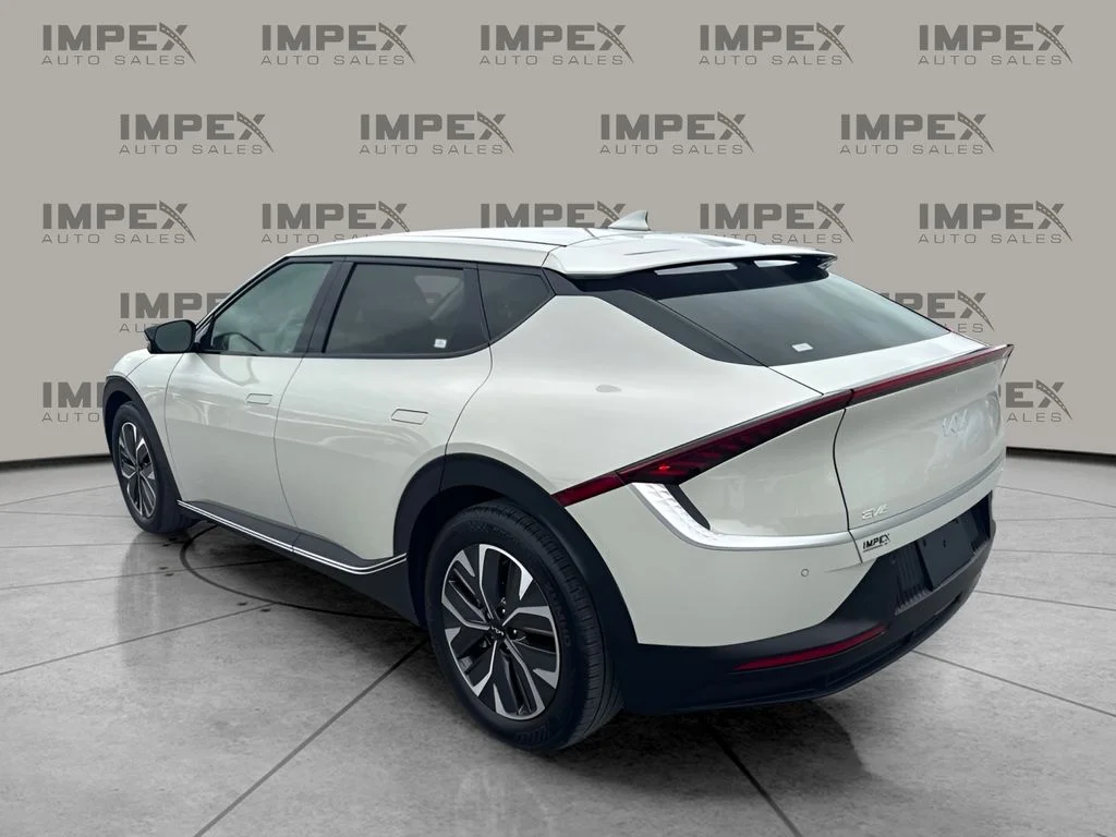 Used 2024 White Kia Light image 2