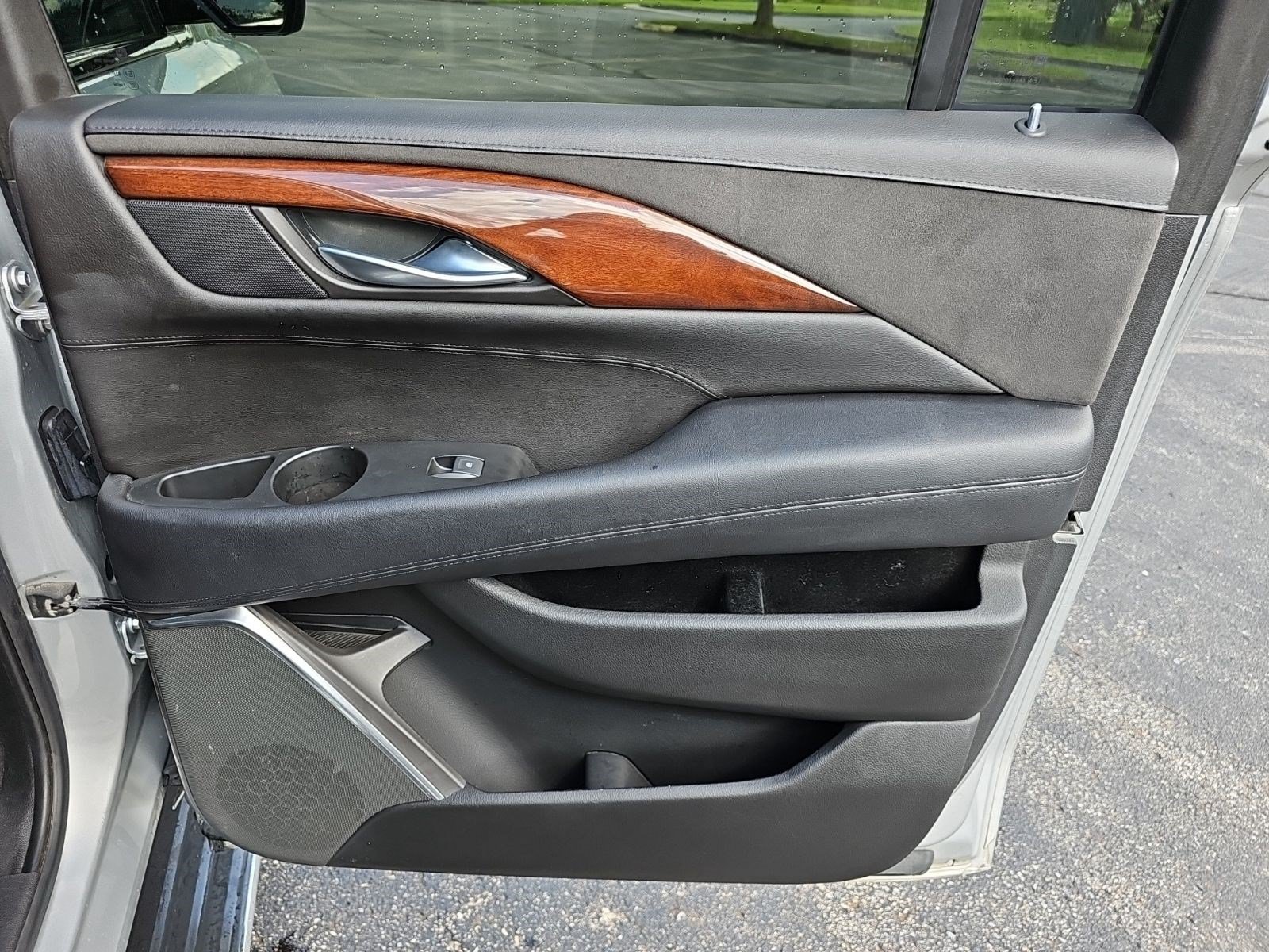 Used 2016 Radiant Silver Metallic Cadillac Luxury Collection image 16
