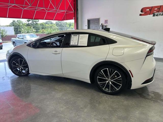 Certified Used 2023 PLATINUM WHITE PEARL MC. Toyota  image 6