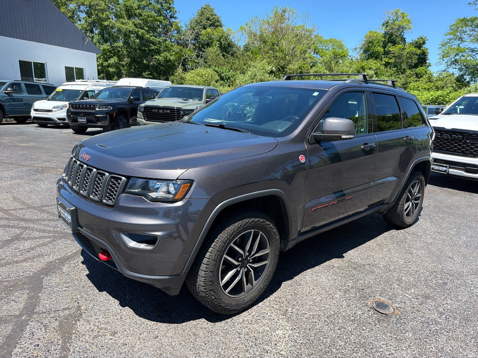 Used 2020 Granite Crystal Metallic Clearcoat Jeep Trailhawk image 4