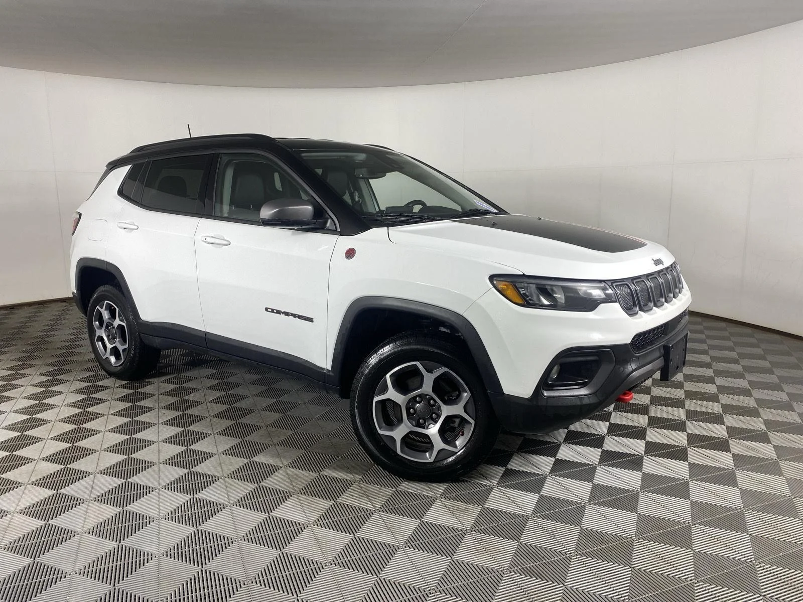 Used 2022 Bright White Clearcoat Jeep Trailhawk image 11
