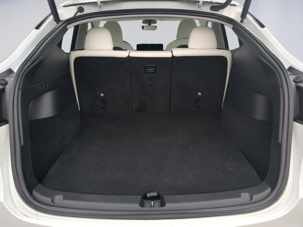 Used 2021 White Tesla Long Range image 20