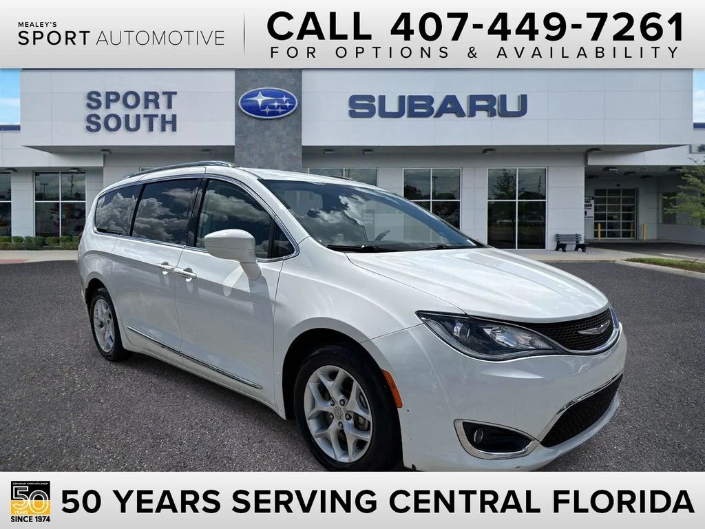 Used 2018 White Chrysler Touring L image 1