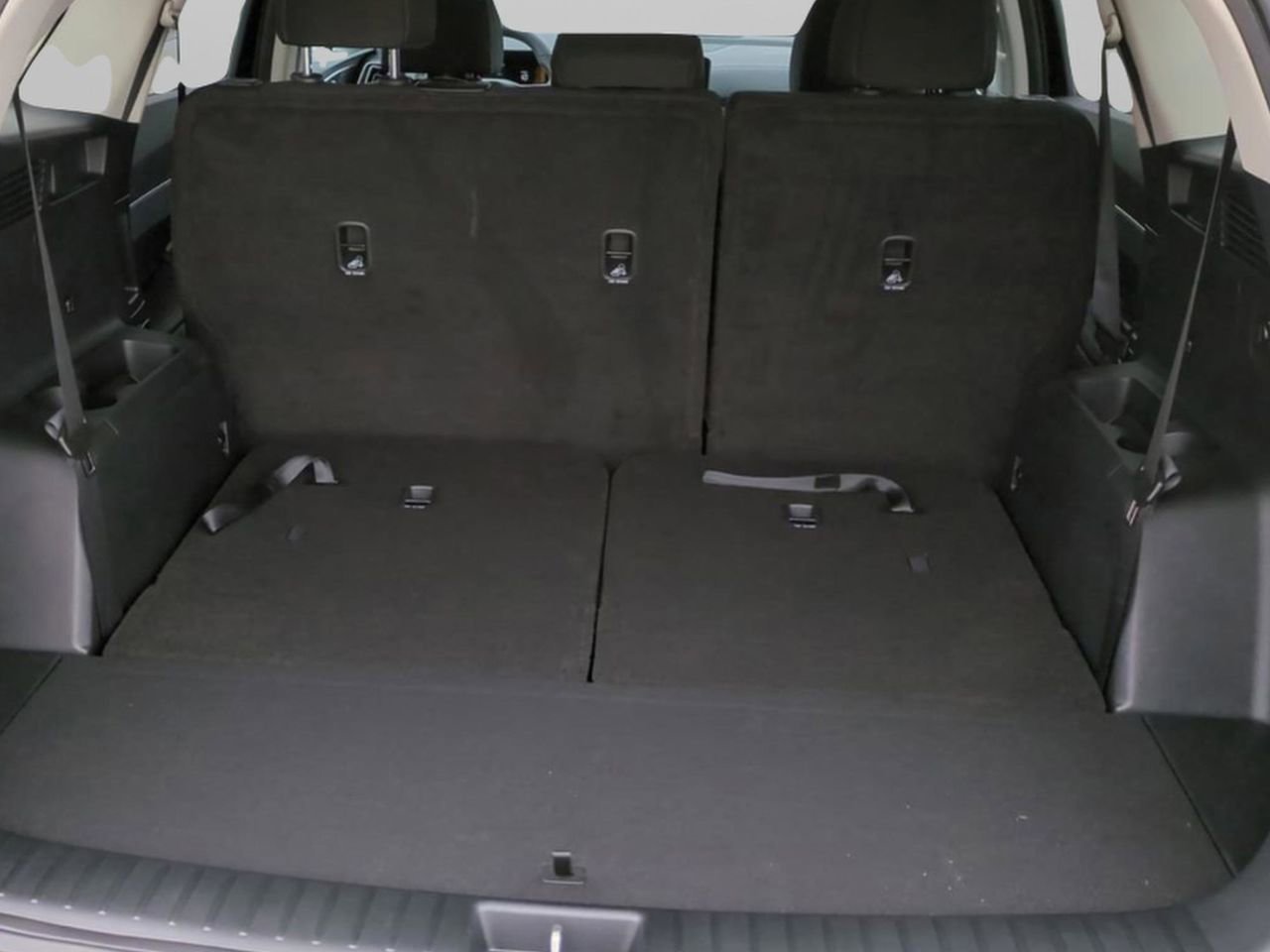New 2026 Glacial White Pearl Kia LX image 15