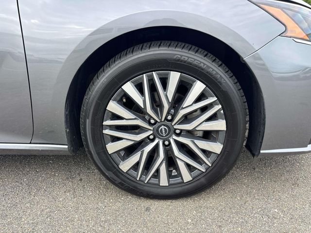 Used 2024 Gun Metallic Nissan 2.5 SV image 33