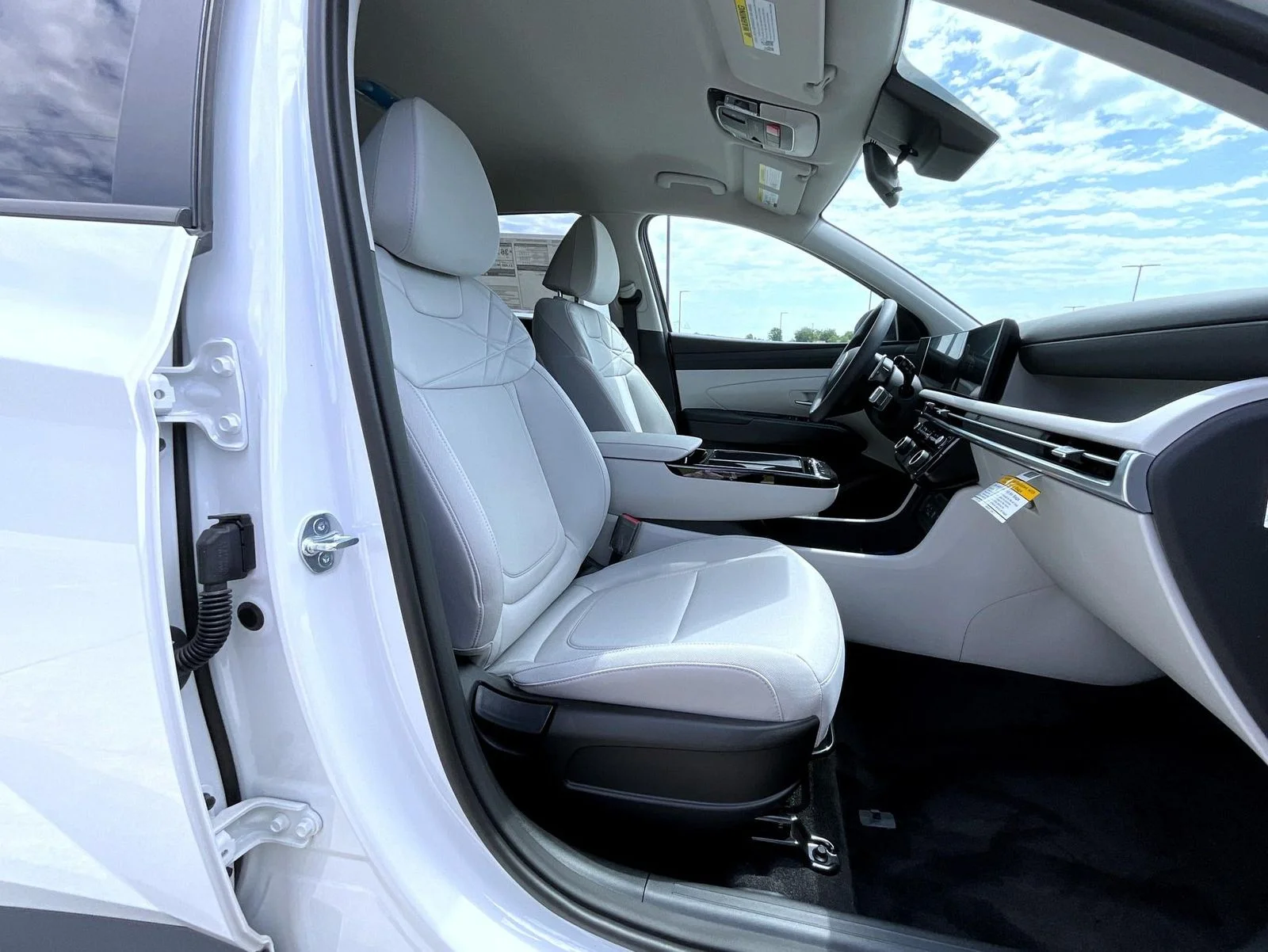 New 2026 White Hyundai SEL image 16