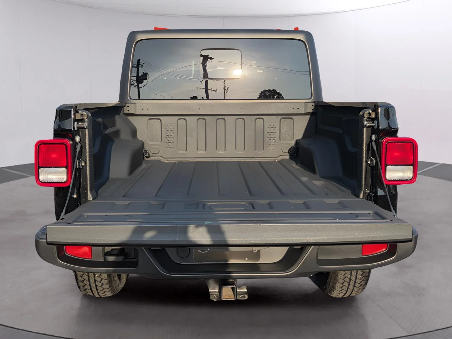 Used 2022 Black Clearcoat Jeep Overland image 25