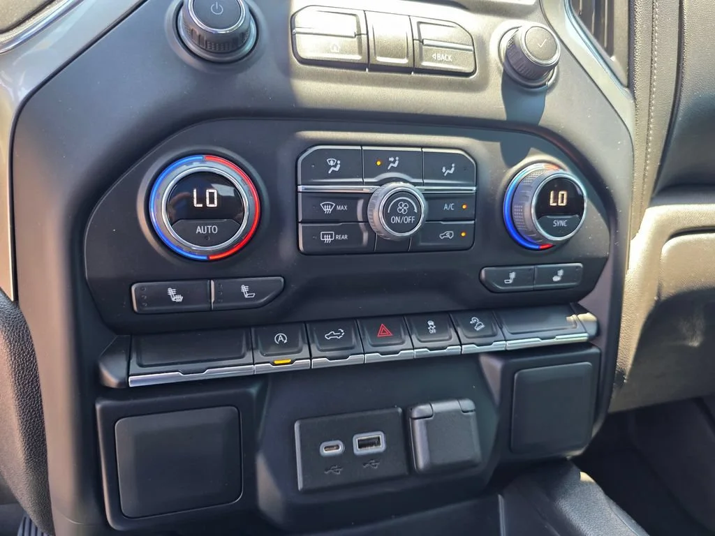 Used 2022 Summit White Chevrolet RST image 18