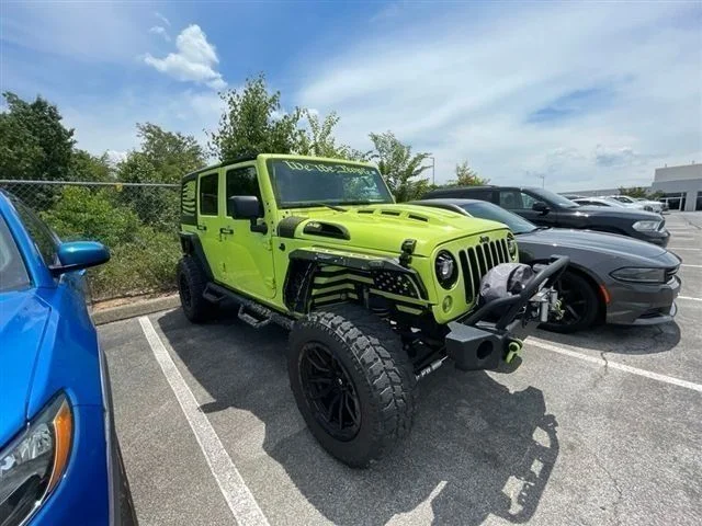 Used 2016 Green Jeep Unlimited Sahara image 2